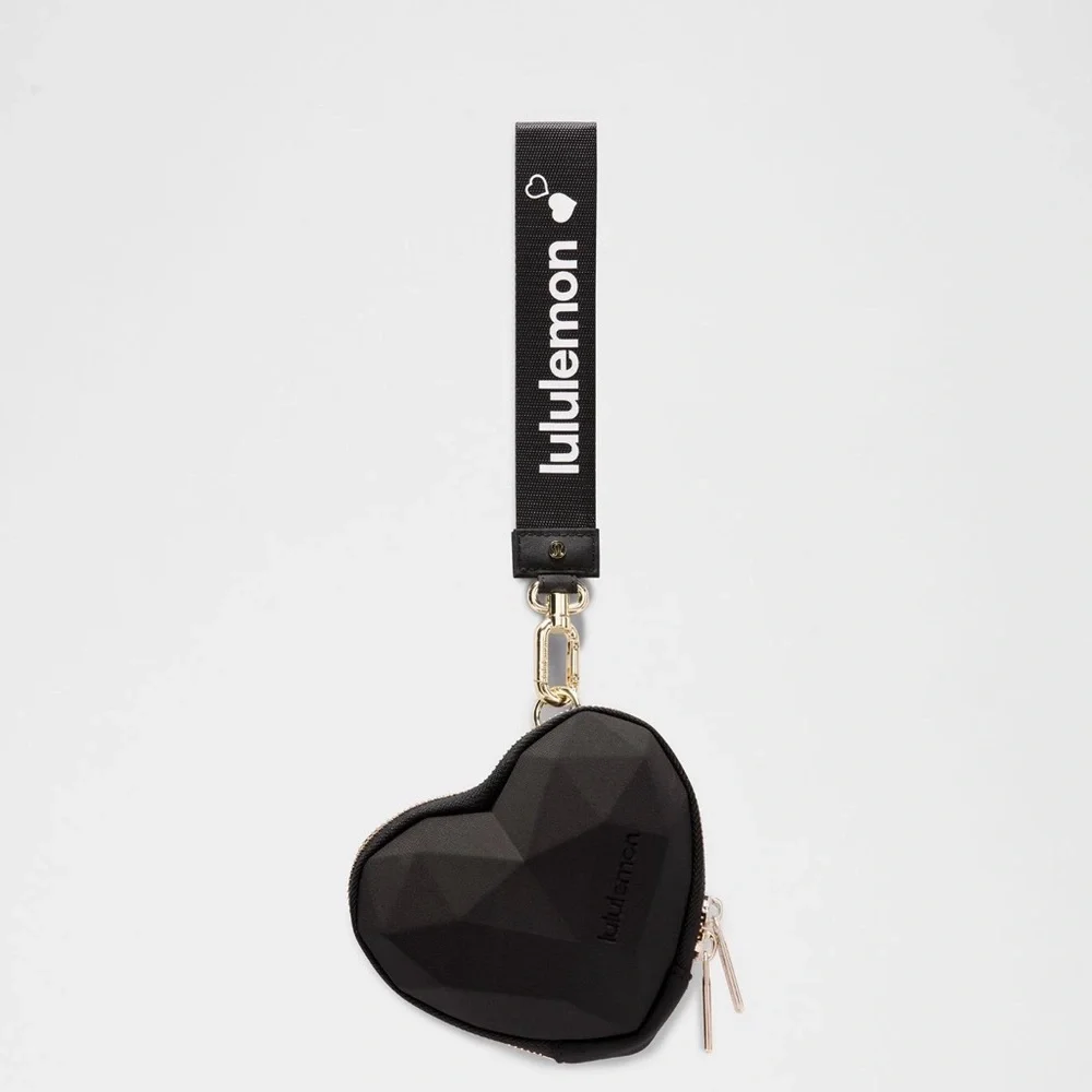 NWT LULULEMON HEART WRISTLET BLACK GOLD - Picture 2 of 9